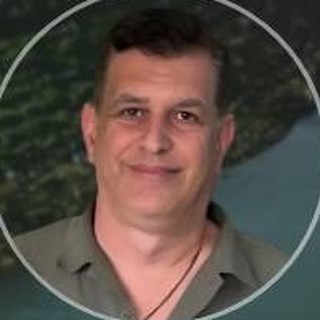 Γιώργος Έλληνας